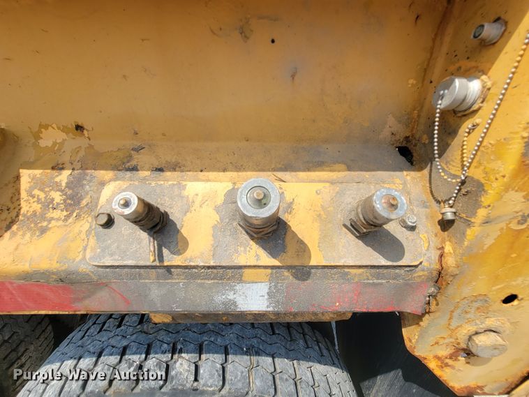 image for item IF9957 2006 International 7400  dump truck