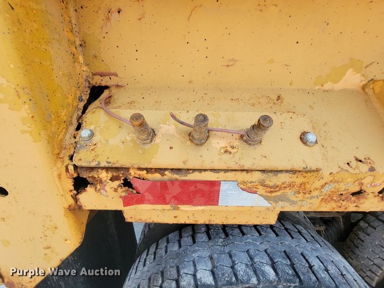 image for item IF9957 2006 International 7400  dump truck