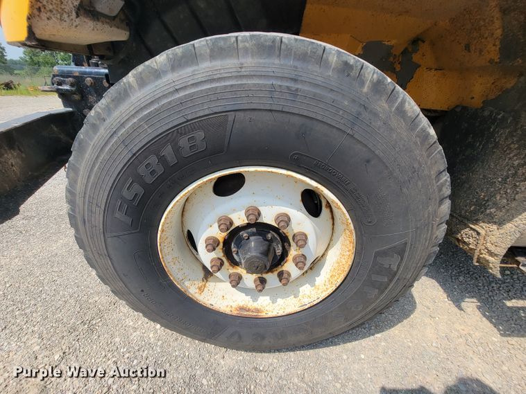 image for item IF9957 2006 International 7400  dump truck