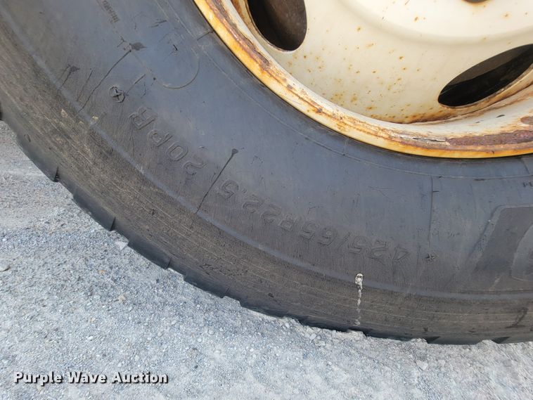 image for item IF9957 2006 International 7400  dump truck