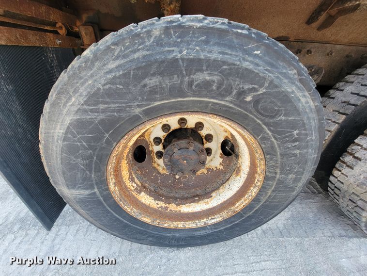 image for item IF9957 2006 International 7400  dump truck