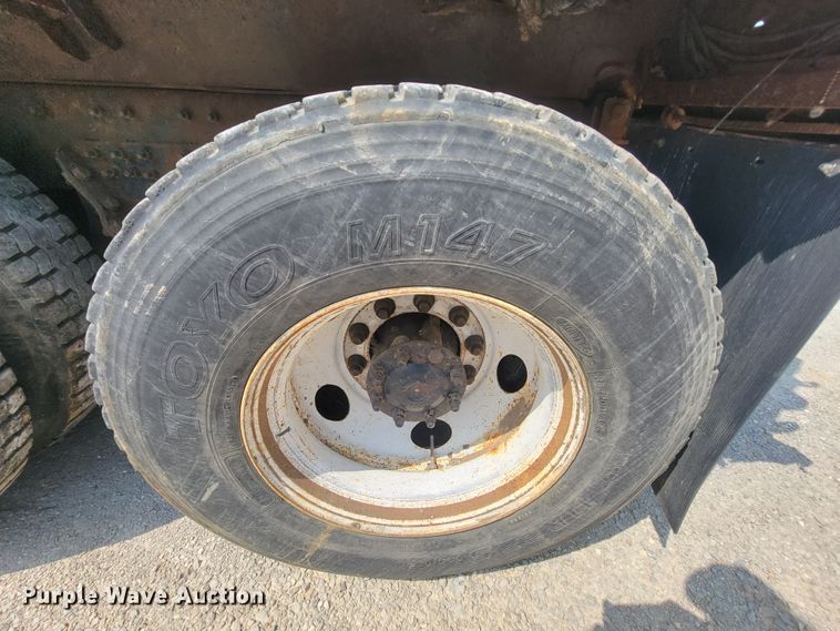 image for item IF9957 2006 International 7400  dump truck