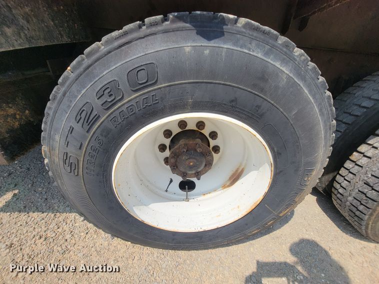 image for item IF9957 2006 International 7400  dump truck