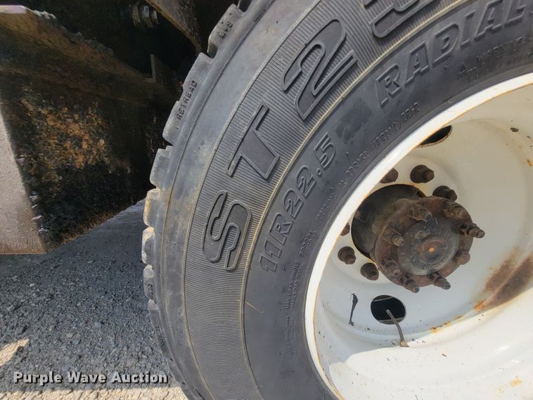 image for item IF9957 2006 International 7400  dump truck