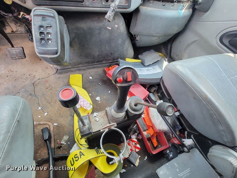 image for item IF9958 2006 International 7400  dump truck