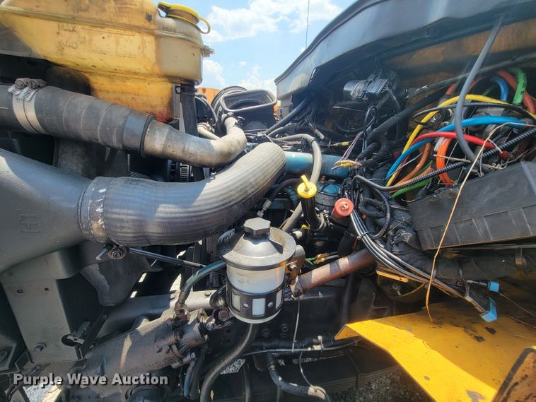 image for item IF9958 2006 International 7400  dump truck