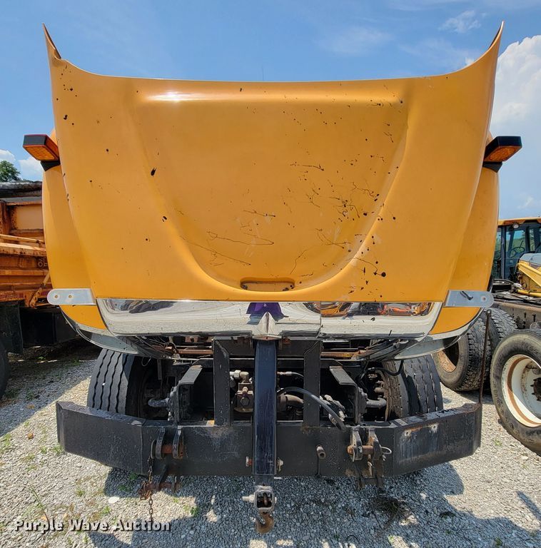 image for item IF9958 2006 International 7400  dump truck