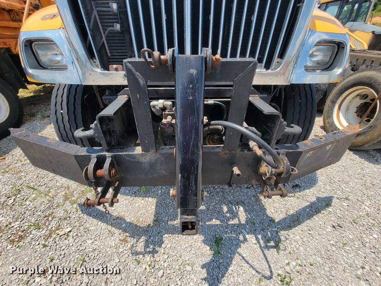 image for item IF9958 2006 International 7400  dump truck