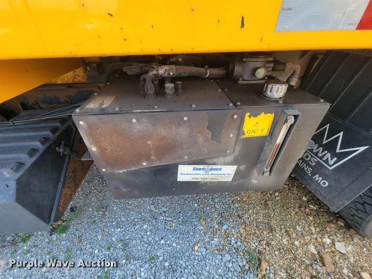 image for item IF9958 2006 International 7400  dump truck