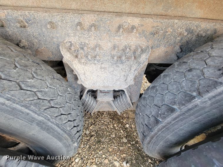 image for item IF9958 2006 International 7400  dump truck