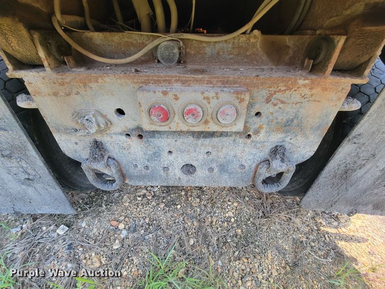 image for item IF9958 2006 International 7400  dump truck