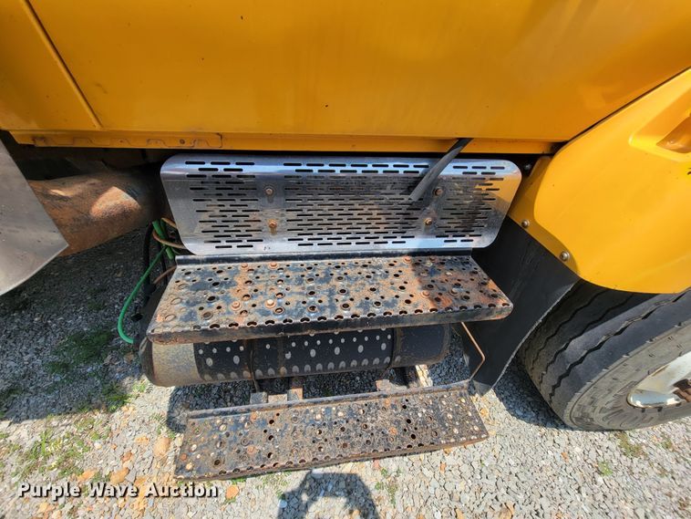 image for item IF9958 2006 International 7400  dump truck