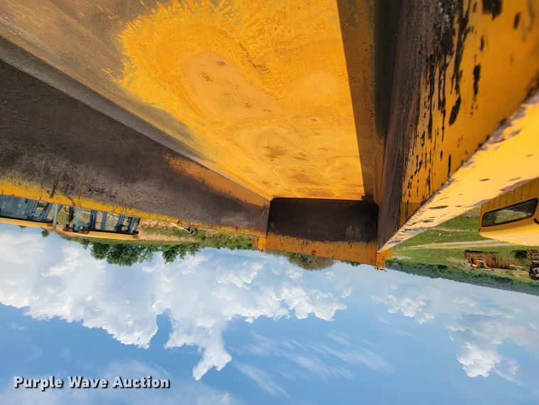 image for item IF9958 2006 International 7400  dump truck