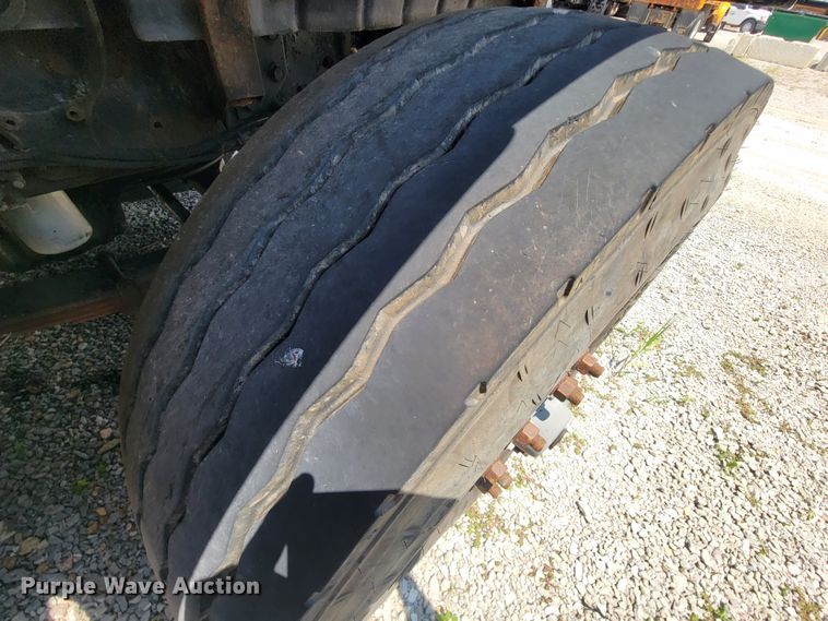 image for item IF9958 2006 International 7400  dump truck