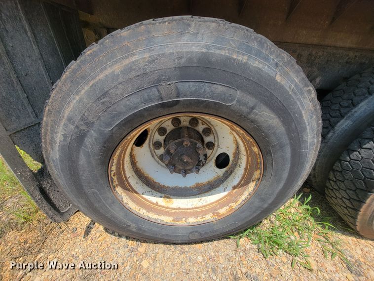 image for item IF9958 2006 International 7400  dump truck