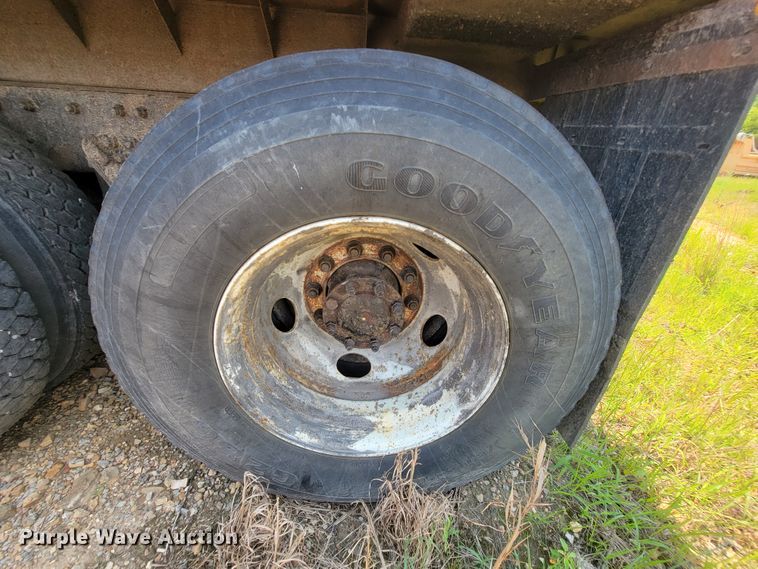 image for item IF9958 2006 International 7400  dump truck