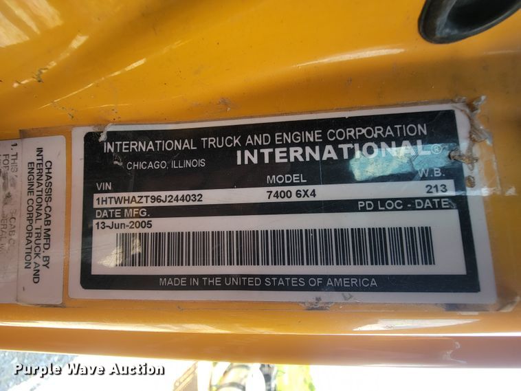 image for item IF9958 2006 International 7400  dump truck