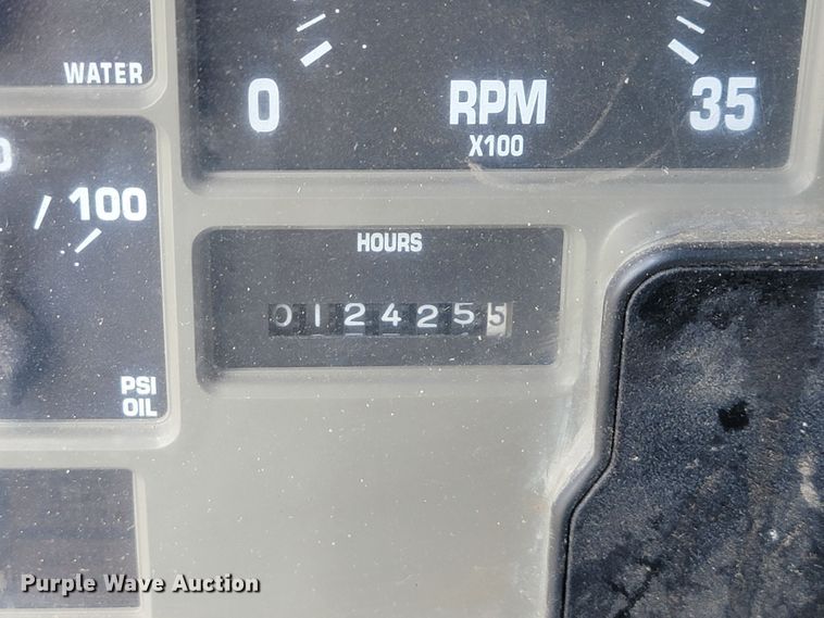 image for item IF9959 2001 International 4900  dump truck