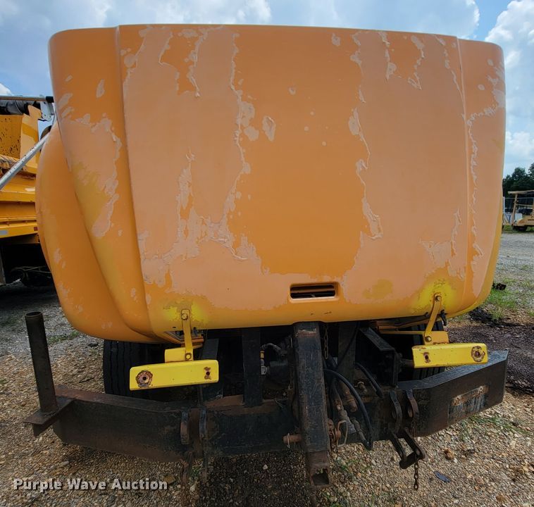 image for item IF9959 2001 International 4900  dump truck