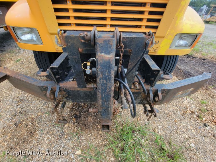 image for item IF9959 2001 International 4900  dump truck