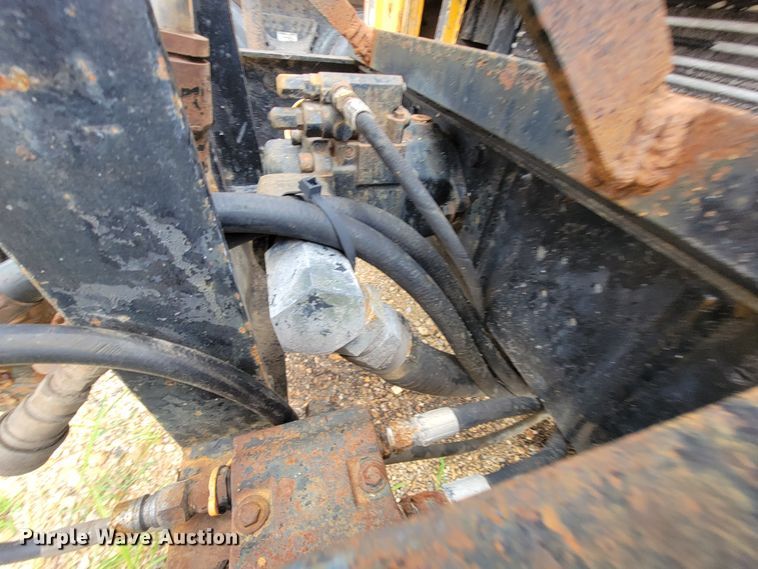 image for item IF9959 2001 International 4900  dump truck