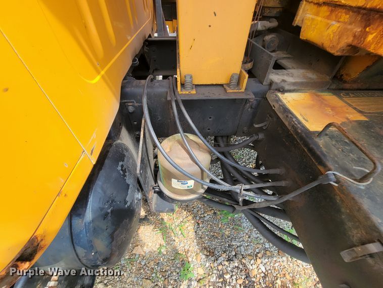 image for item IF9959 2001 International 4900  dump truck