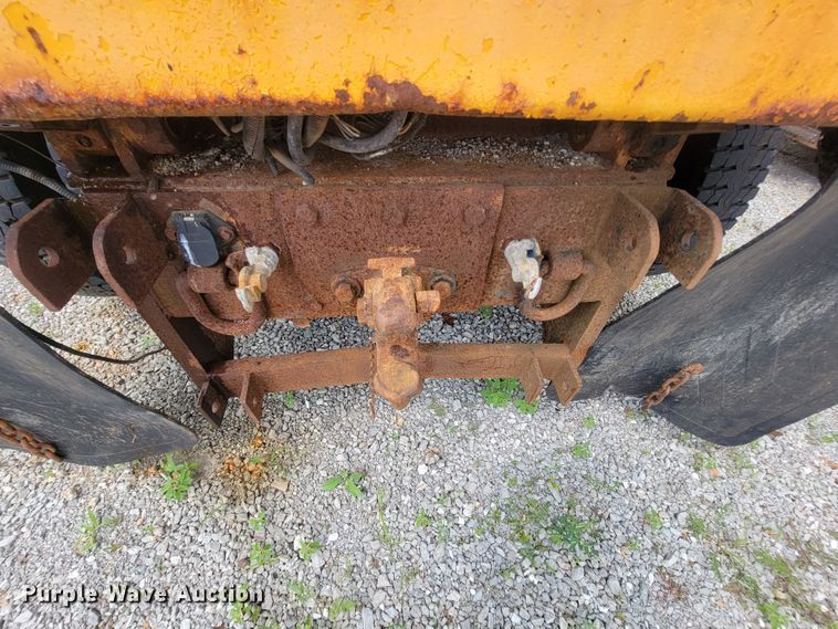 image for item IF9959 2001 International 4900  dump truck