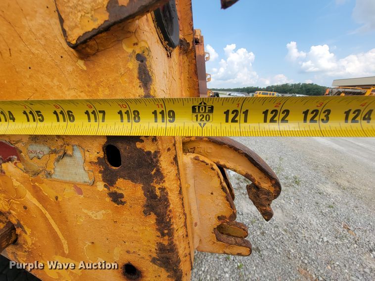 image for item IF9959 2001 International 4900  dump truck