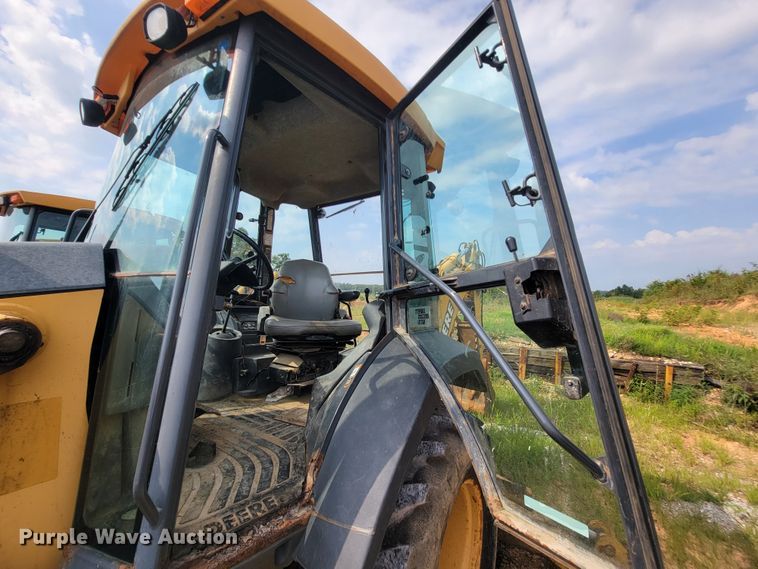 image for item IF9961 John Deere 310SG  backhoe