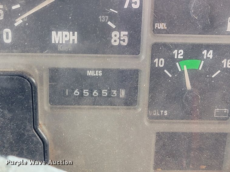 image for item IF9962 2000 International 4900  dump truck