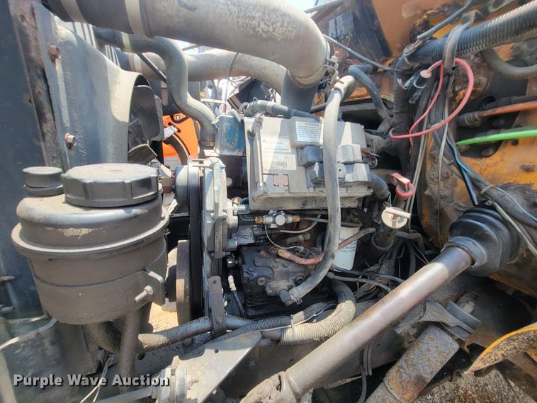 image for item IF9962 2000 International 4900  dump truck