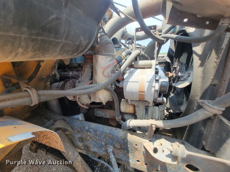 image for item IF9962 2000 International 4900  dump truck