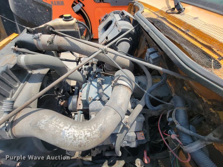 image for item IF9962 2000 International 4900  dump truck