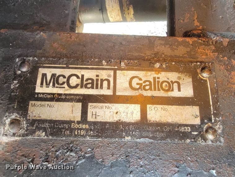 image for item IF9962 2000 International 4900  dump truck