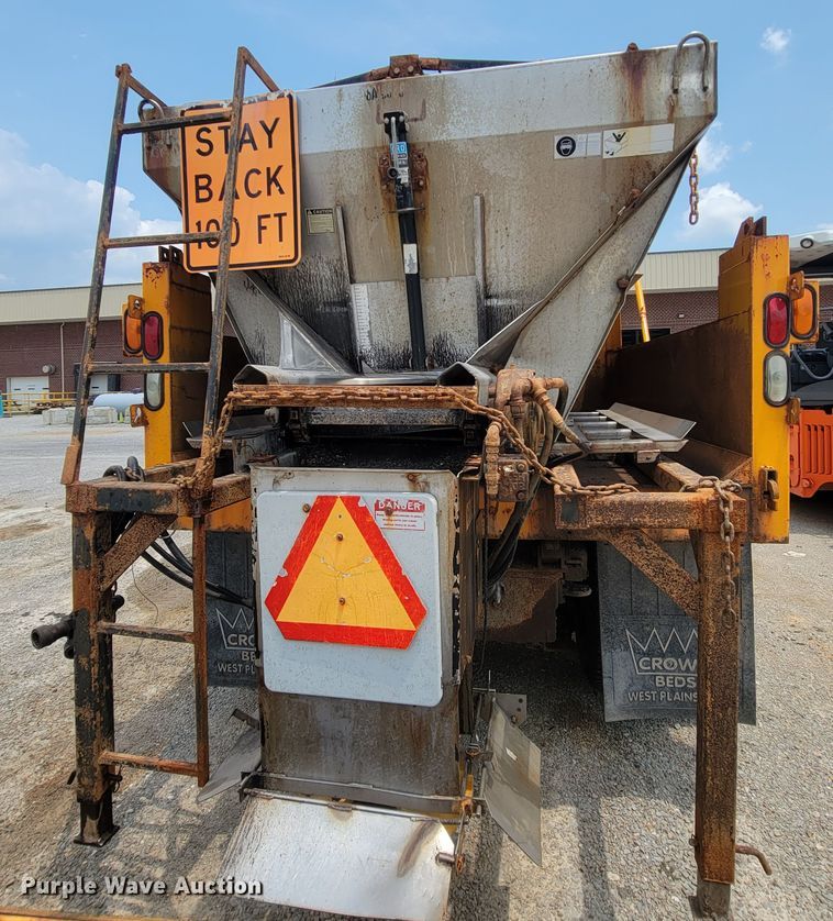 image for item IF9962 2000 International 4900  dump truck