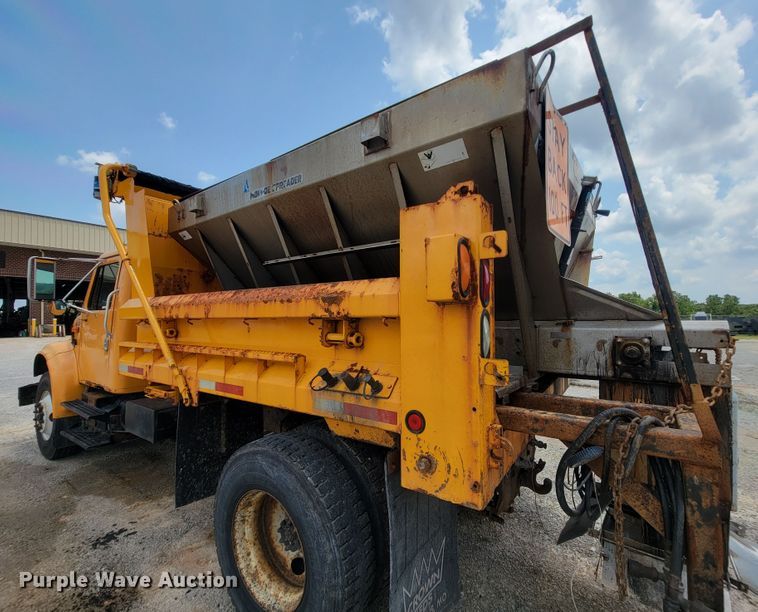 image for item IF9962 2000 International 4900  dump truck