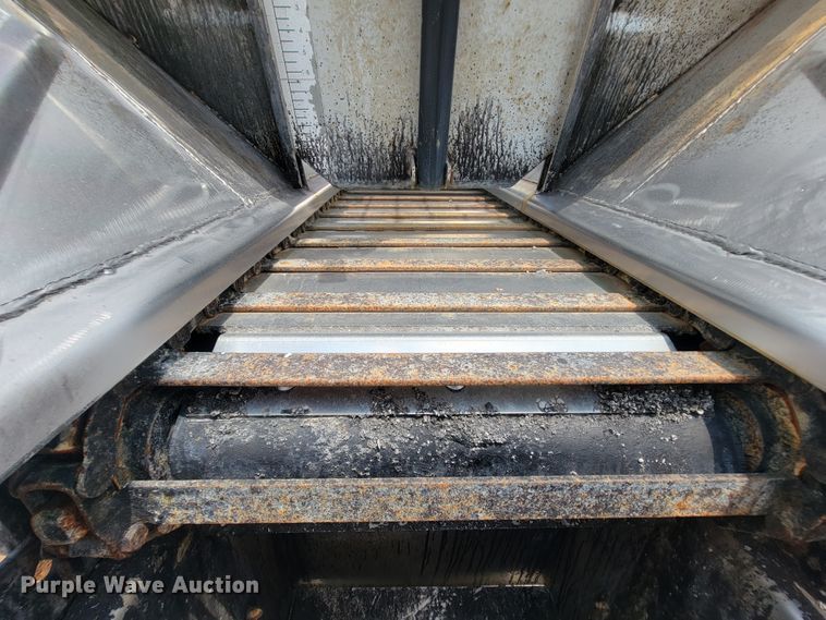 image for item IF9962 2000 International 4900  dump truck