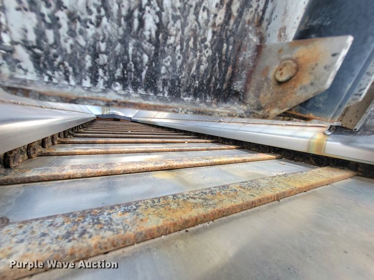 image for item IF9962 2000 International 4900  dump truck