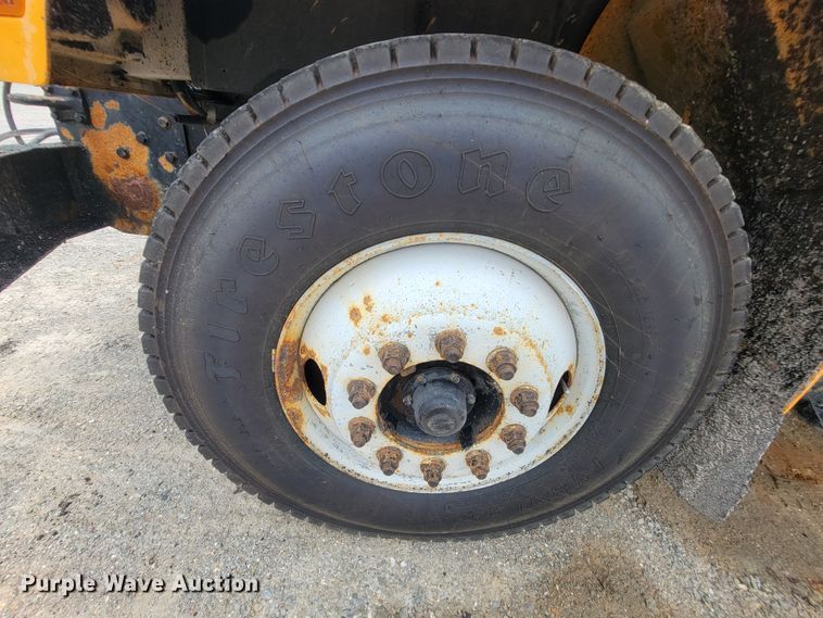 image for item IF9962 2000 International 4900  dump truck