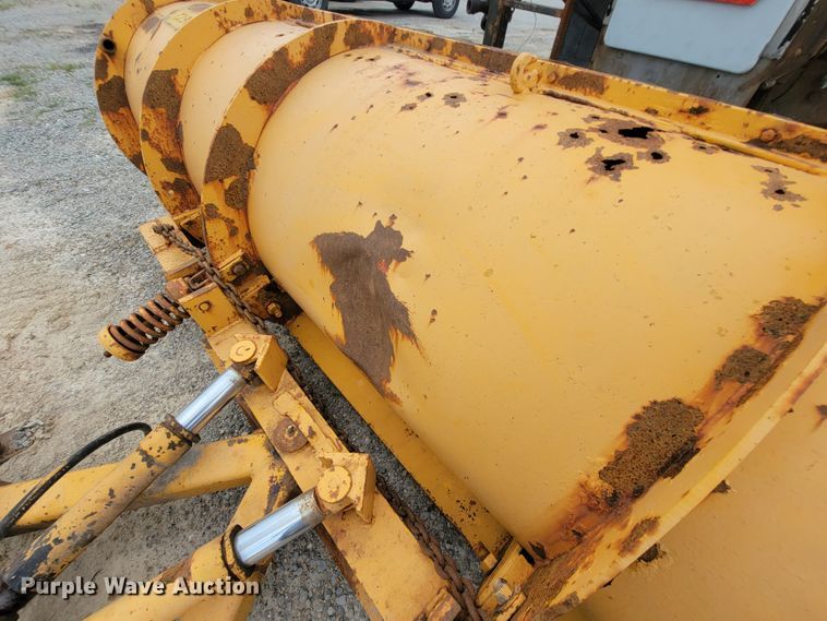 image for item IF9962 2000 International 4900  dump truck