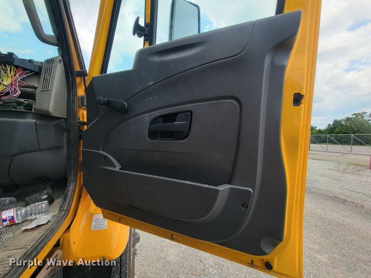 image for item IF9963 2012 International 7500  dump truck