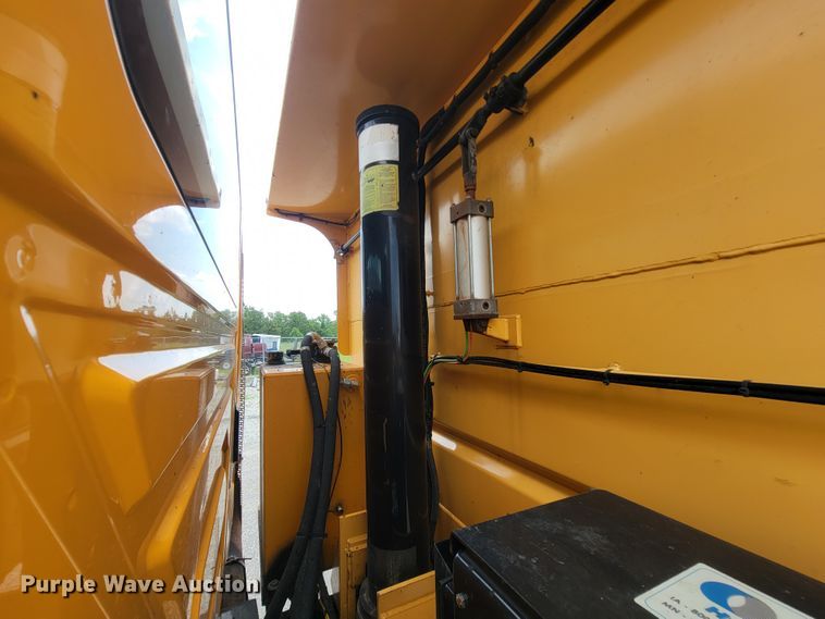 image for item IF9963 2012 International 7500  dump truck