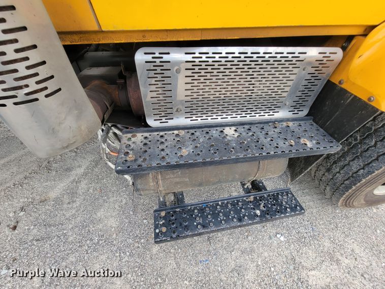 image for item IF9963 2012 International 7500  dump truck