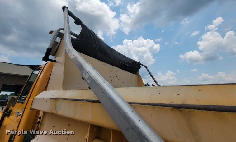 image for item IF9963 2012 International 7500  dump truck