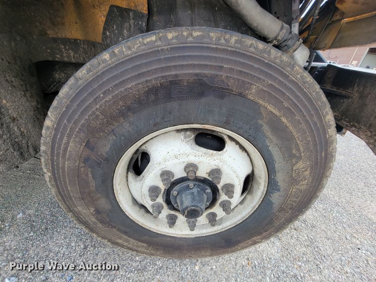 image for item IF9963 2012 International 7500  dump truck