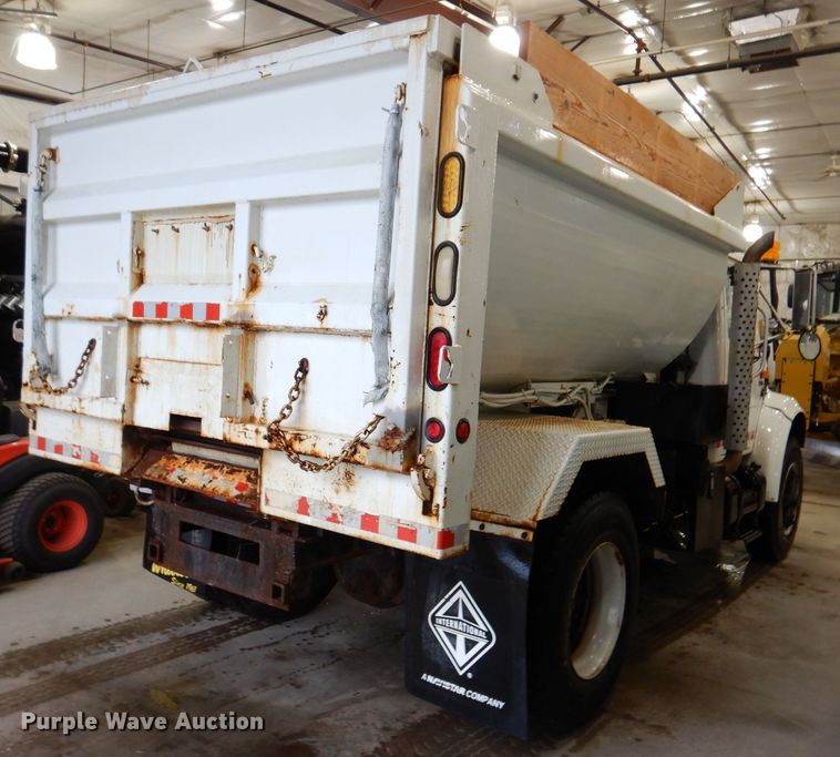 image for item IQ9731 1999 International 4900  dump truck