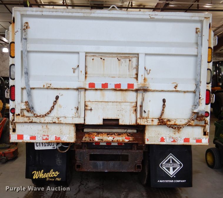 image for item IQ9731 1999 International 4900  dump truck