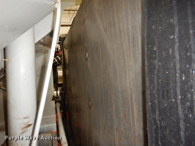 image for item IQ9731 1999 International 4900  dump truck