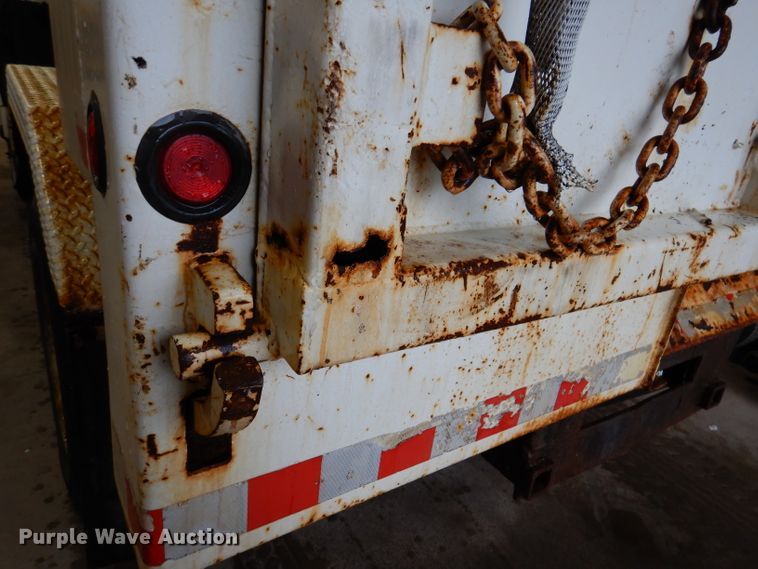 image for item IQ9731 1999 International 4900  dump truck