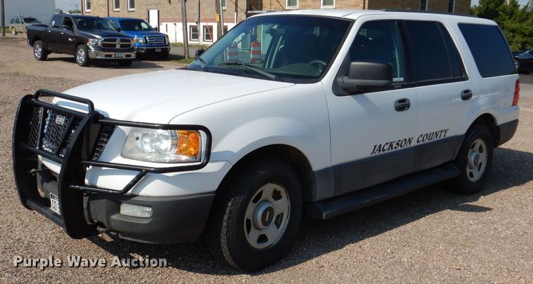 image for item IQ9735 2004 Ford Expedition  SUV